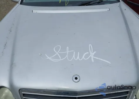 2001 Mercedes-Benz E 320 4M z USA, uszkodzony, nr VIN WDBJF82J31X058103